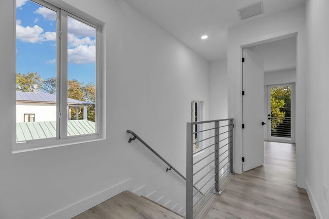 46 Transylvania Avenue, Key Largo, FL 33037