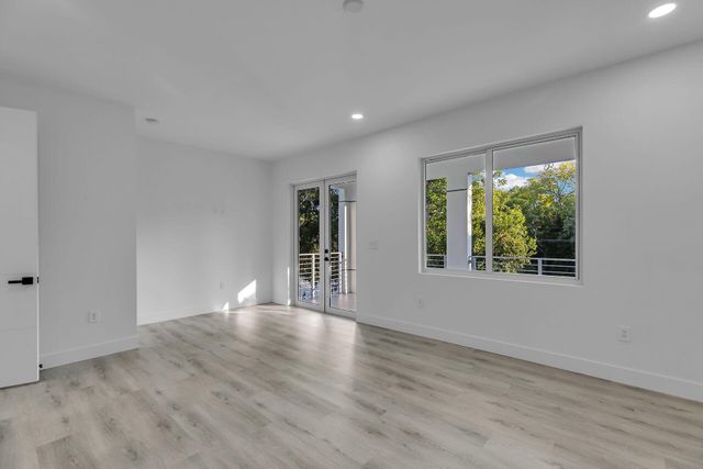 46 Transylvania Avenue, Key Largo, FL 33037