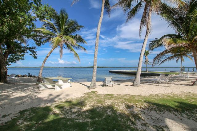 46 Transylvania Avenue, Key Largo, FL 33037