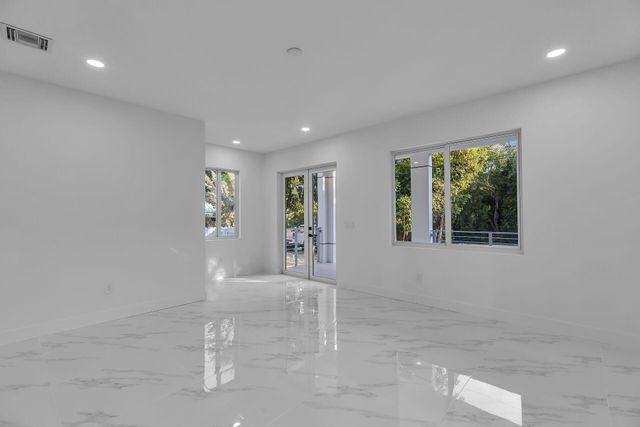 46 Transylvania Avenue, Key Largo, FL 33037