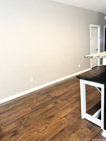 542 Sanches, Pleasanton, TX 78064