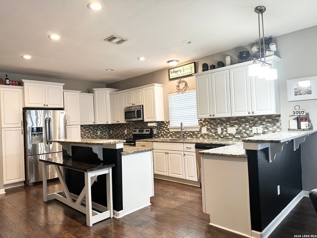 542 Sanches, Pleasanton, TX 78064