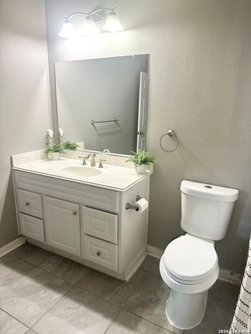 542 Sanches, Pleasanton, TX 78064