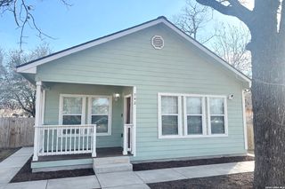 542 Sanches, Pleasanton, TX 78064