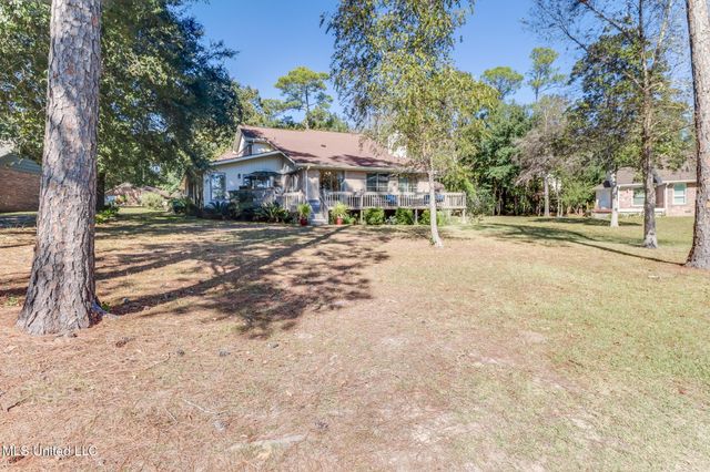 5630 Ahuawa Place, Diamondhead, MS 39525