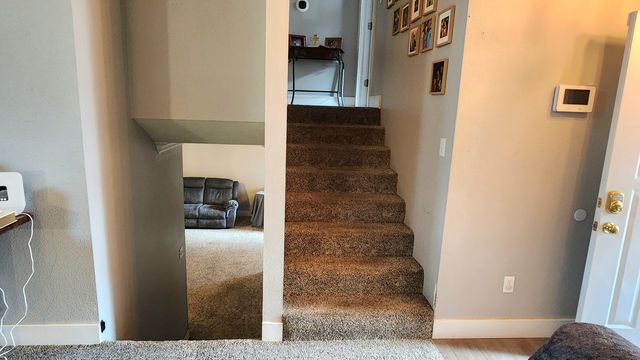 1019 E Daniels Street, Aurora, MO 65605