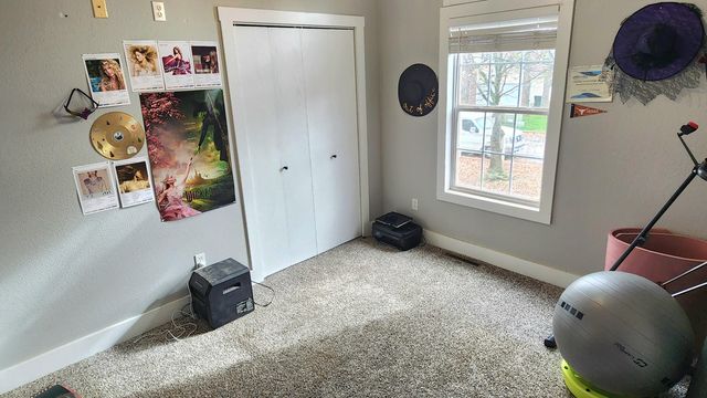 1019 E Daniels Street, Aurora, MO 65605