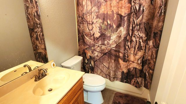 1019 E Daniels Street, Aurora, MO 65605