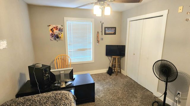 1019 E Daniels Street, Aurora, MO 65605