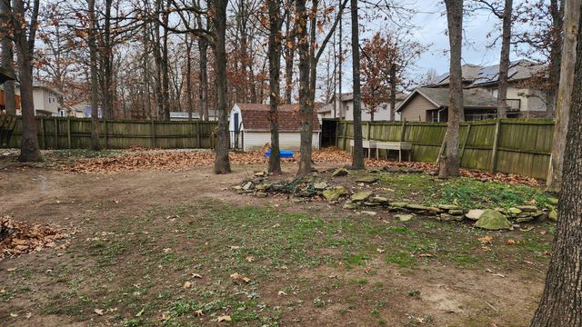 1019 E Daniels Street, Aurora, MO 65605