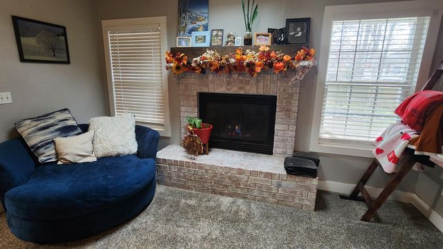 1019 E Daniels Street, Aurora, MO 65605