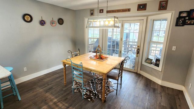 1019 E Daniels Street, Aurora, MO 65605