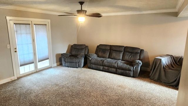 1019 E Daniels Street, Aurora, MO 65605