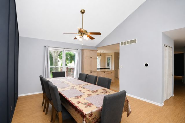 309 S Cross Trail, Mchenry, IL 60050