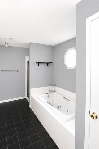 309 S Cross Trail, Mchenry, IL 60050
