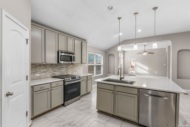 10421 Macarthur, Converse, TX 78109