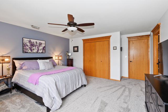 19 Saint Moritz Drive 201, Palos Park, IL 60464