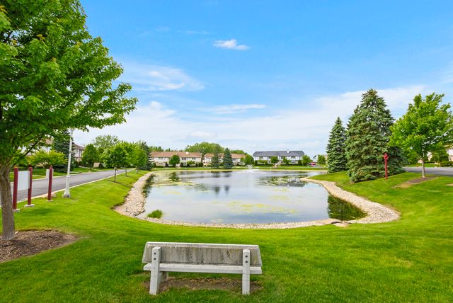 19 Saint Moritz Drive 201, Palos Park, IL 60464