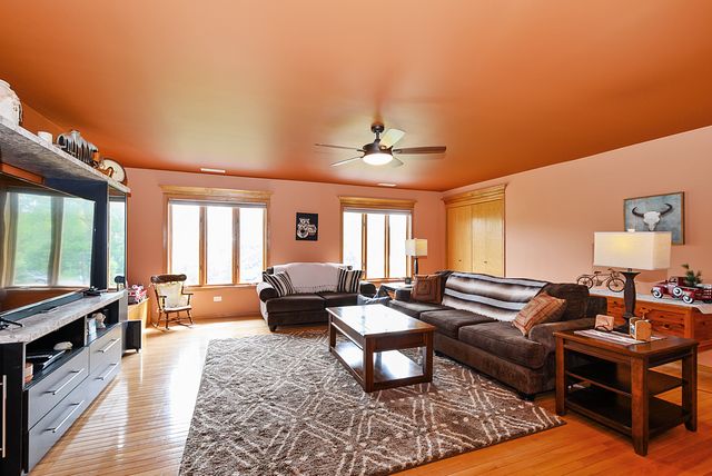 19 Saint Moritz Drive 201, Palos Park, IL 60464