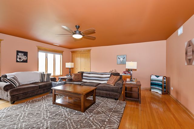 19 Saint Moritz Drive 201, Palos Park, IL 60464