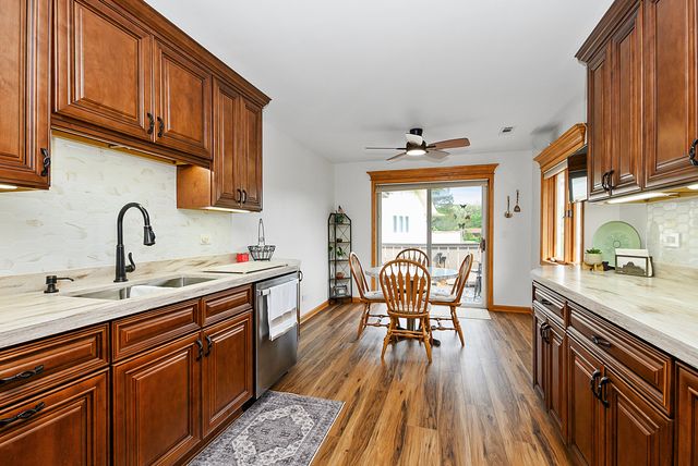 19 Saint Moritz Drive 201, Palos Park, IL 60464