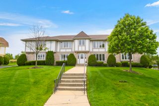 19 Saint Moritz Drive 201, Palos Park, IL 60464