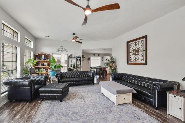 2023 Sedona Drive, League City, TX 77573