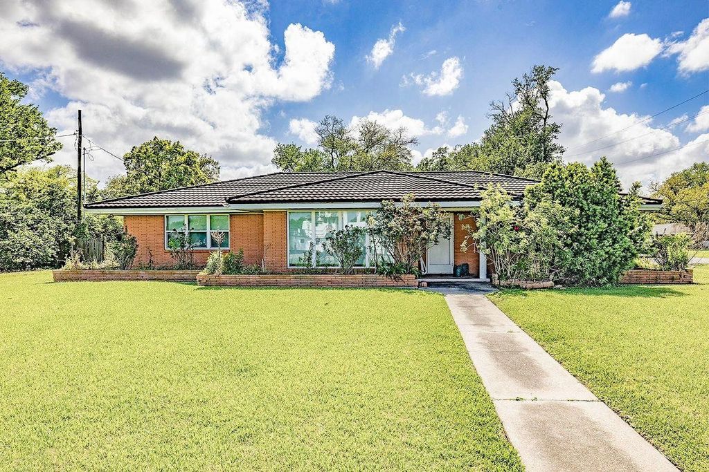 16516 West Main Street, Cut Off, LA 70345