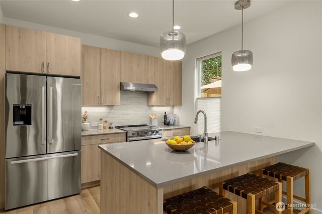 115 B N 105th Street, Seattle, WA 98133