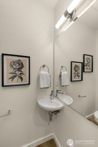 115 B N 105th Street, Seattle, WA 98133