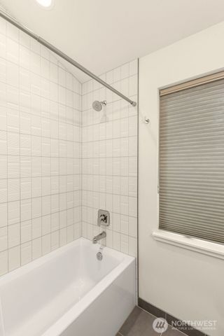 115 B N 105th Street, Seattle, WA 98133