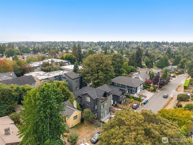 115 B N 105th Street, Seattle, WA 98133