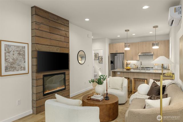 115 B N 105th Street, Seattle, WA 98133
