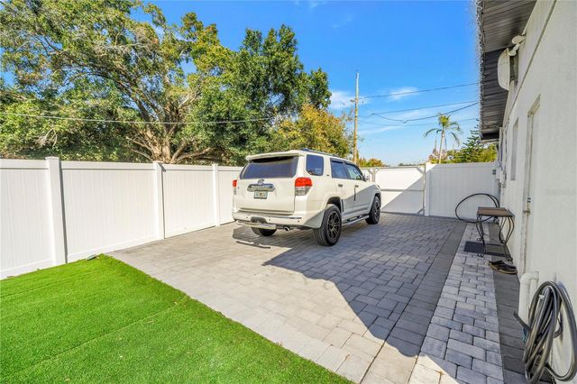 13216 FOREST HILLS DRIVE, Tampa, FL 33612