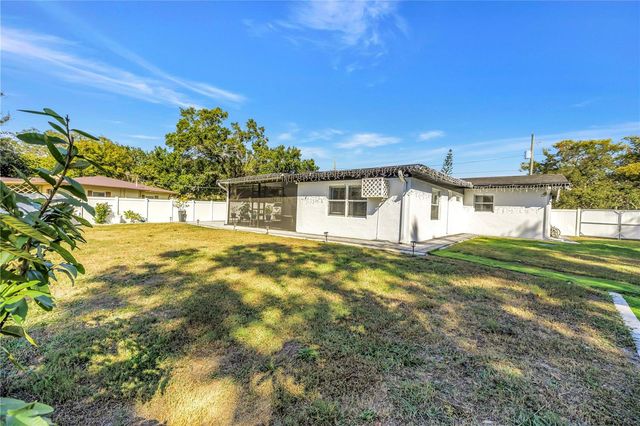 13216 FOREST HILLS DRIVE, Tampa, FL 33612