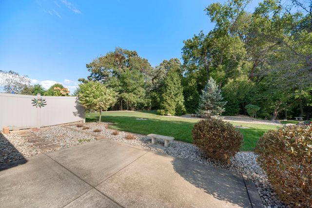 2804 Beauty Creek Run, Valparaiso, IN 46385