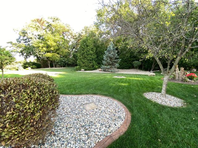 2804 Beauty Creek Run, Valparaiso, IN 46385