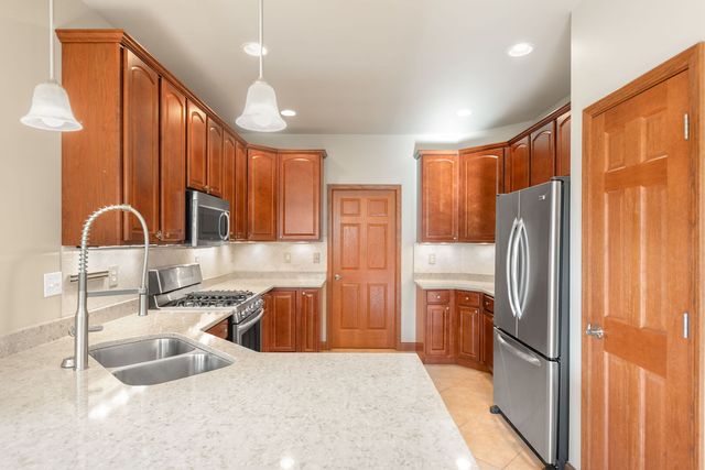 2804 Beauty Creek Run, Valparaiso, IN 46385