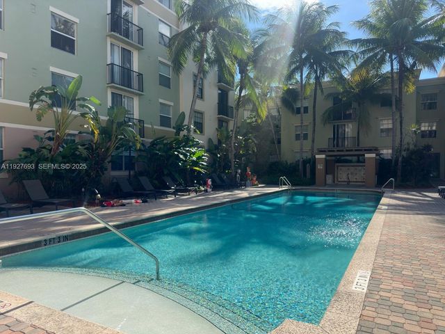 1919 Van Buren St 118A, Hollywood, FL 33020