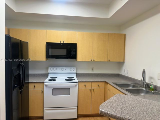 1919 Van Buren St 118A, Hollywood, FL 33020