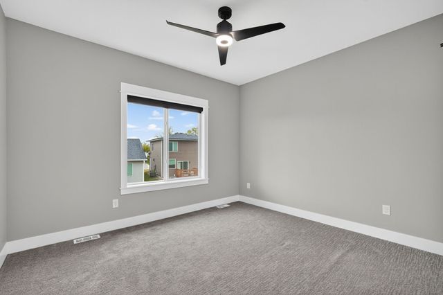 5108 154TH Circle, Urbandale, IA 50323
