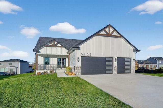 5108 154TH Circle, Urbandale, IA 50323