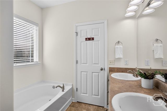 190 Chapel Lake S, Savannah, GA 31419