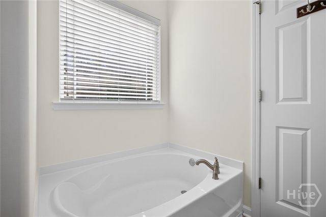 190 Chapel Lake S, Savannah, GA 31419