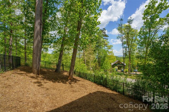 24 Acadia Drive, Asheville, NC 28806