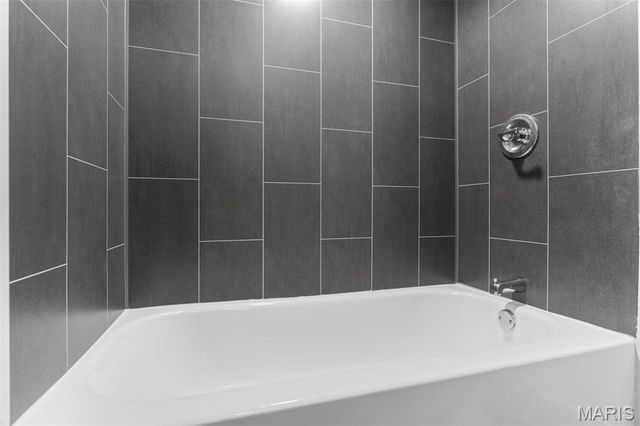 26 Castle Drive, Florissant, MO 63034