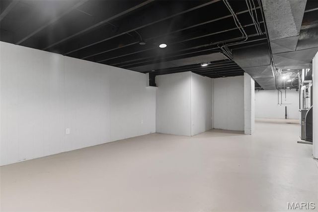 26 Castle Drive, Florissant, MO 63034