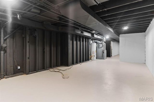 26 Castle Drive, Florissant, MO 63034