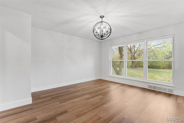 26 Castle Drive, Florissant, MO 63034