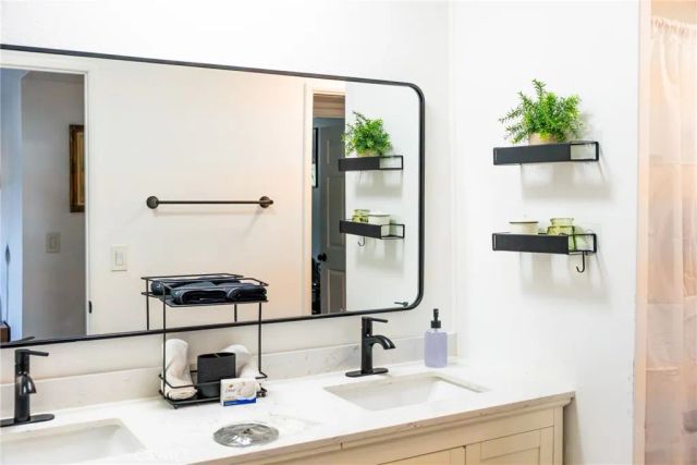 11120 Moorpark 3, North Hollywood, CA 91602